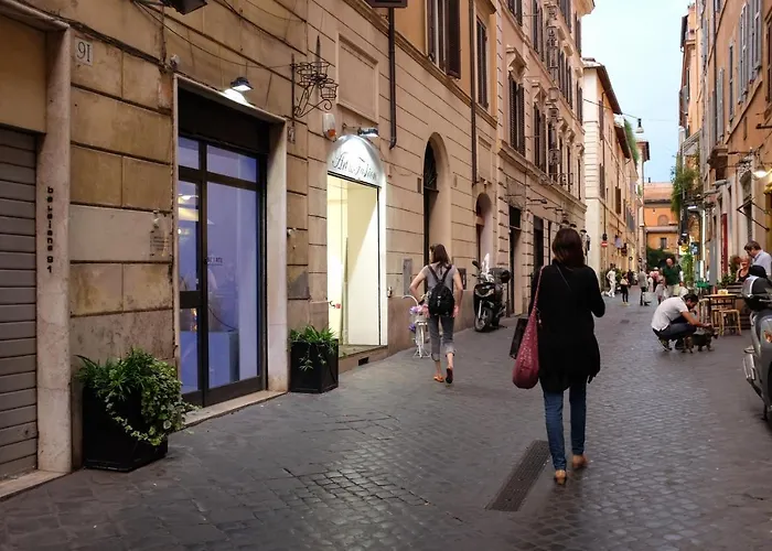 Joivy Trevi Fountain's Relais *
